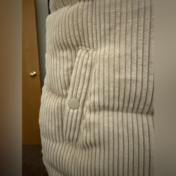 Bagatelle Collection Chic Off-White Corduroy Women's Puffer Vest - Picture 2 of 6